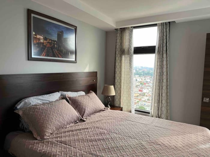 Apartamento Amueblado Nuevo en Venta en Zona 10 - foto 4