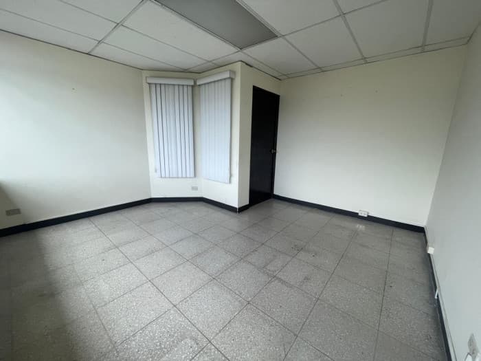 Clinica Medica en Renta en Edificio Medico Zona 15 - foto 2