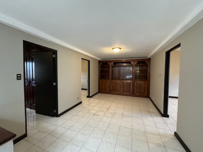 Casa tipo townhouse en Renta zona 15 Vista Hermosa 2. - foto 6