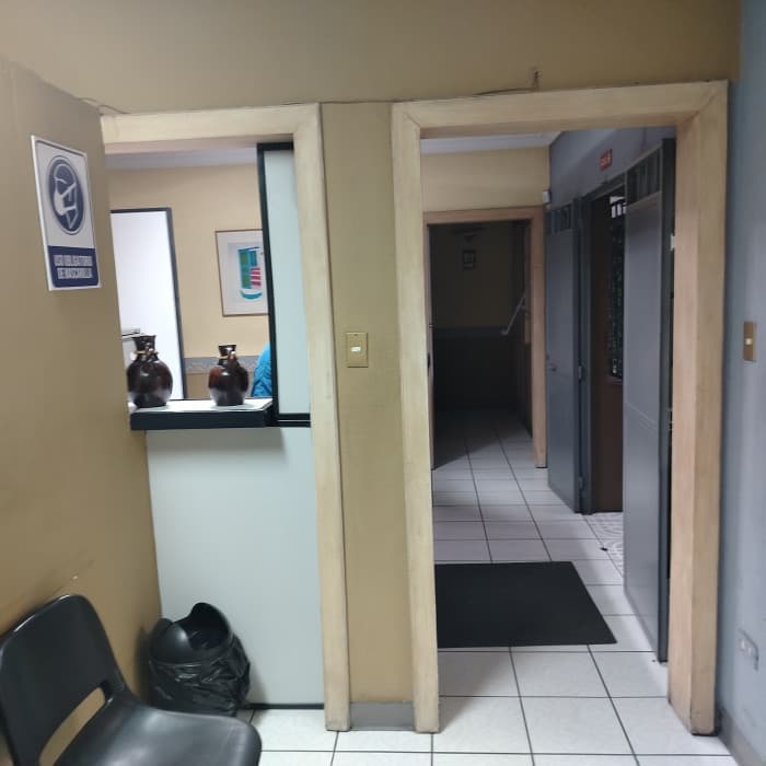 Renta de Oficina en zona 10 en la 6a avenida. - foto 4