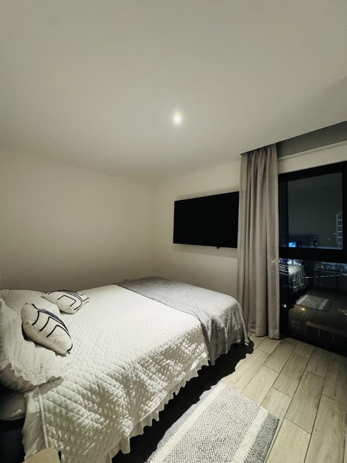 Apartamento Amueblado en renta  Zona 10 - foto 5
