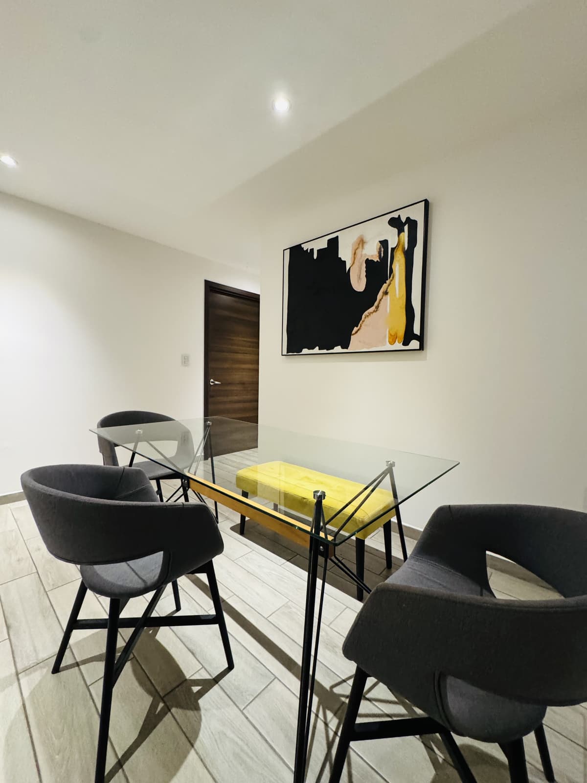 Apartamento Amueblado en renta  Zona 10 - foto 2