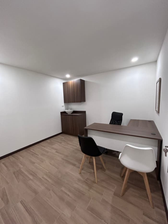 oficinas y clínicas en renta Hospital La Paz  - foto 4