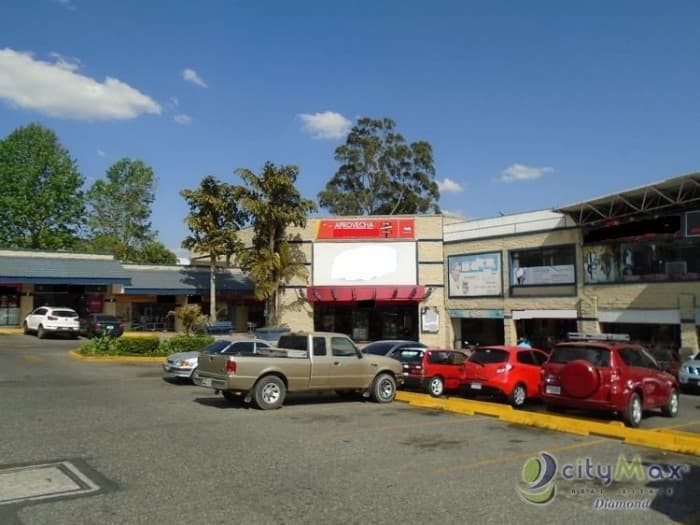 Renta Local en 2 Nivel Plaza Comercial en San Cristobal - foto 2