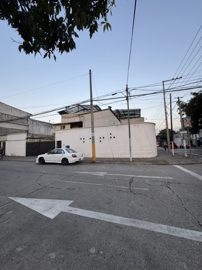 Casa en renta para oficinas y bodegas en zona 9 - foto 22