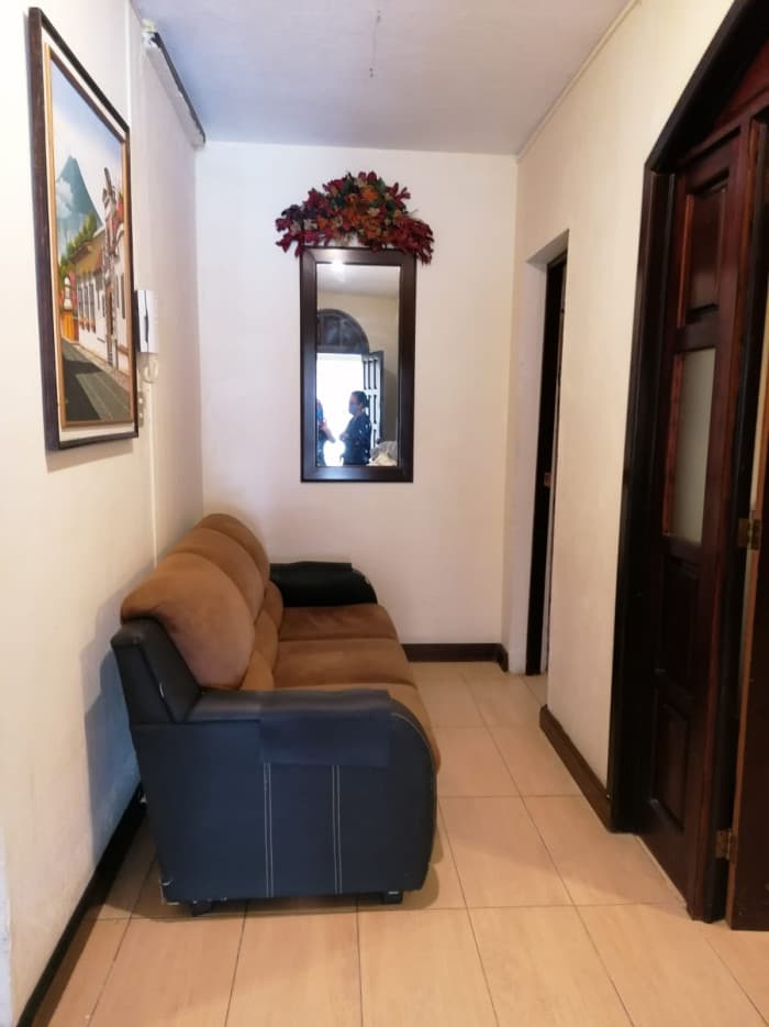Venta Casa grande con apartamentos en zona 12 - foto 11
