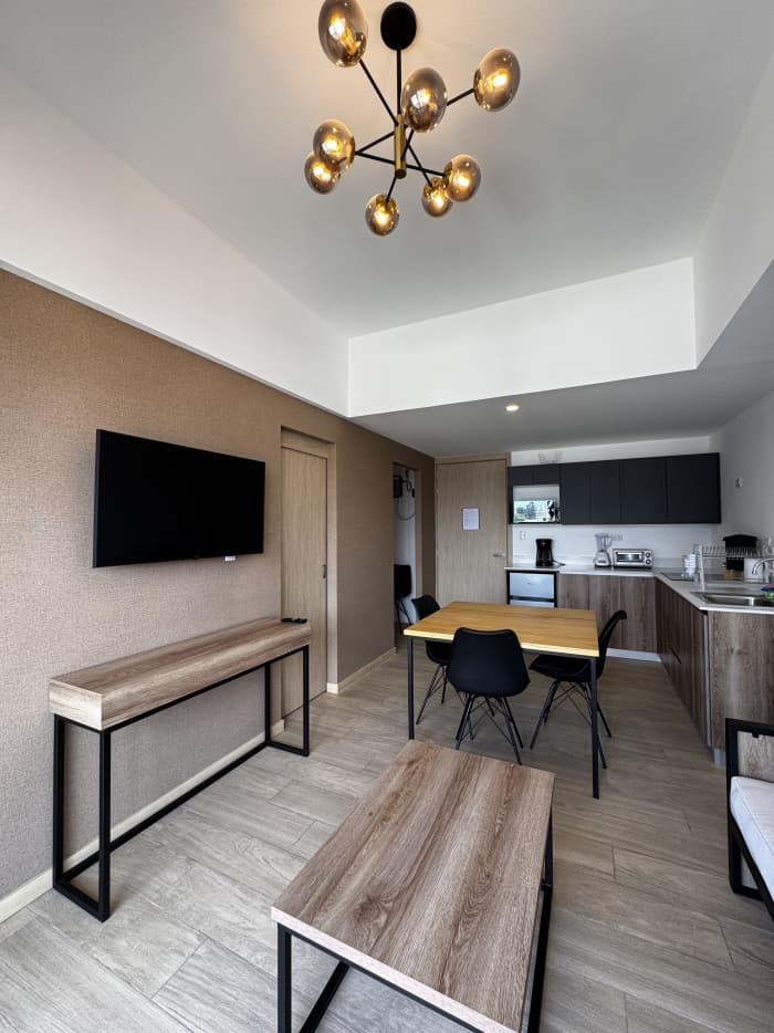 Apartamento Amueblado en venta en Zona 10 Nivel Medio - foto 3