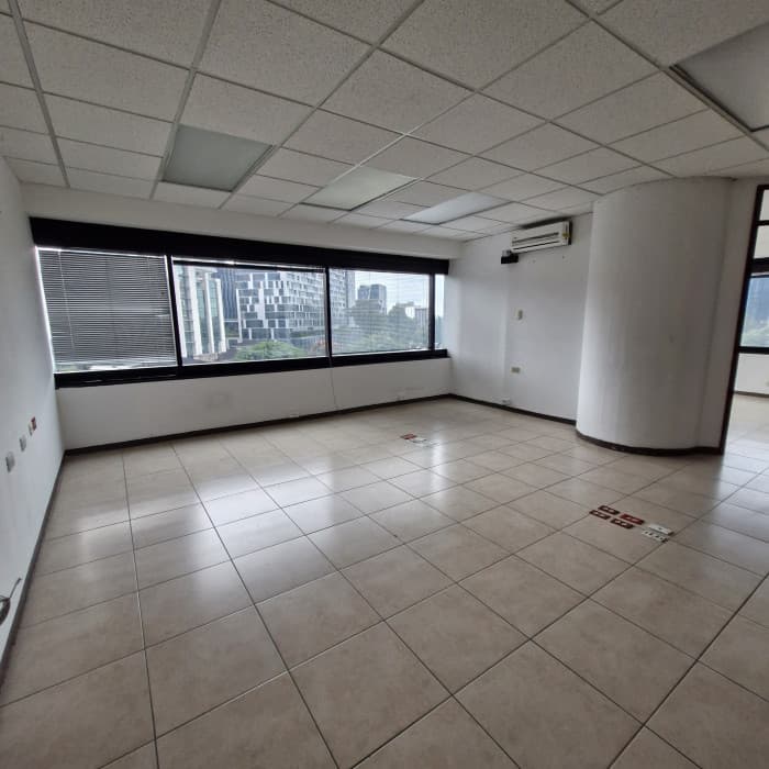 Oficina en Alquiler en Zona 10 en Edificio Corporativo - foto 2