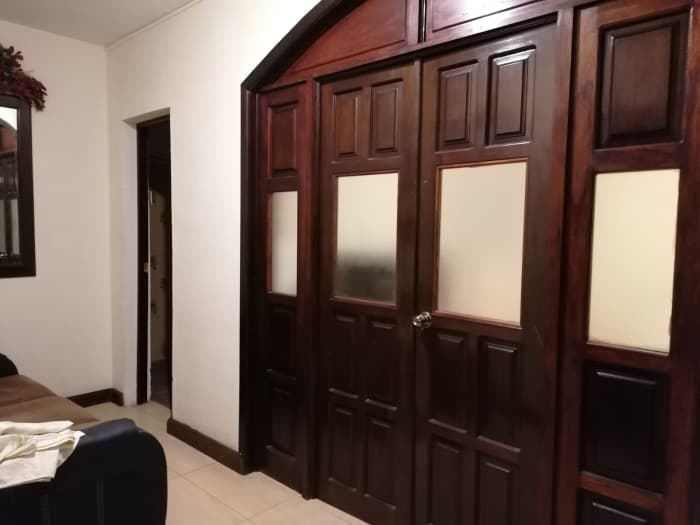 Venta Casa grande con apartamentos en zona 12 - foto 13