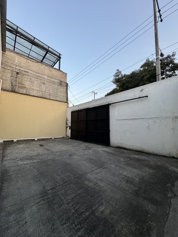 Casa en renta para oficinas y bodegas en zona 9 - foto 9