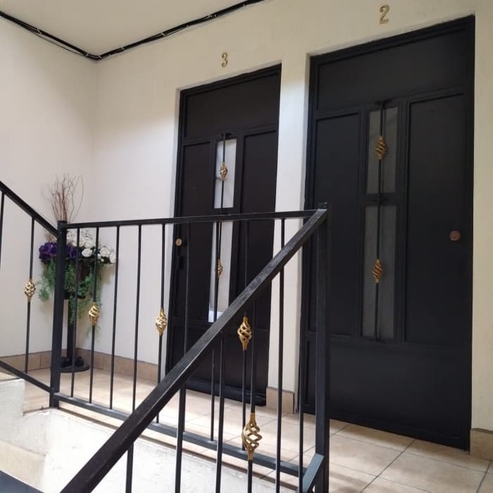 Venta Casa grande con apartamentos en zona 12 - foto 3
