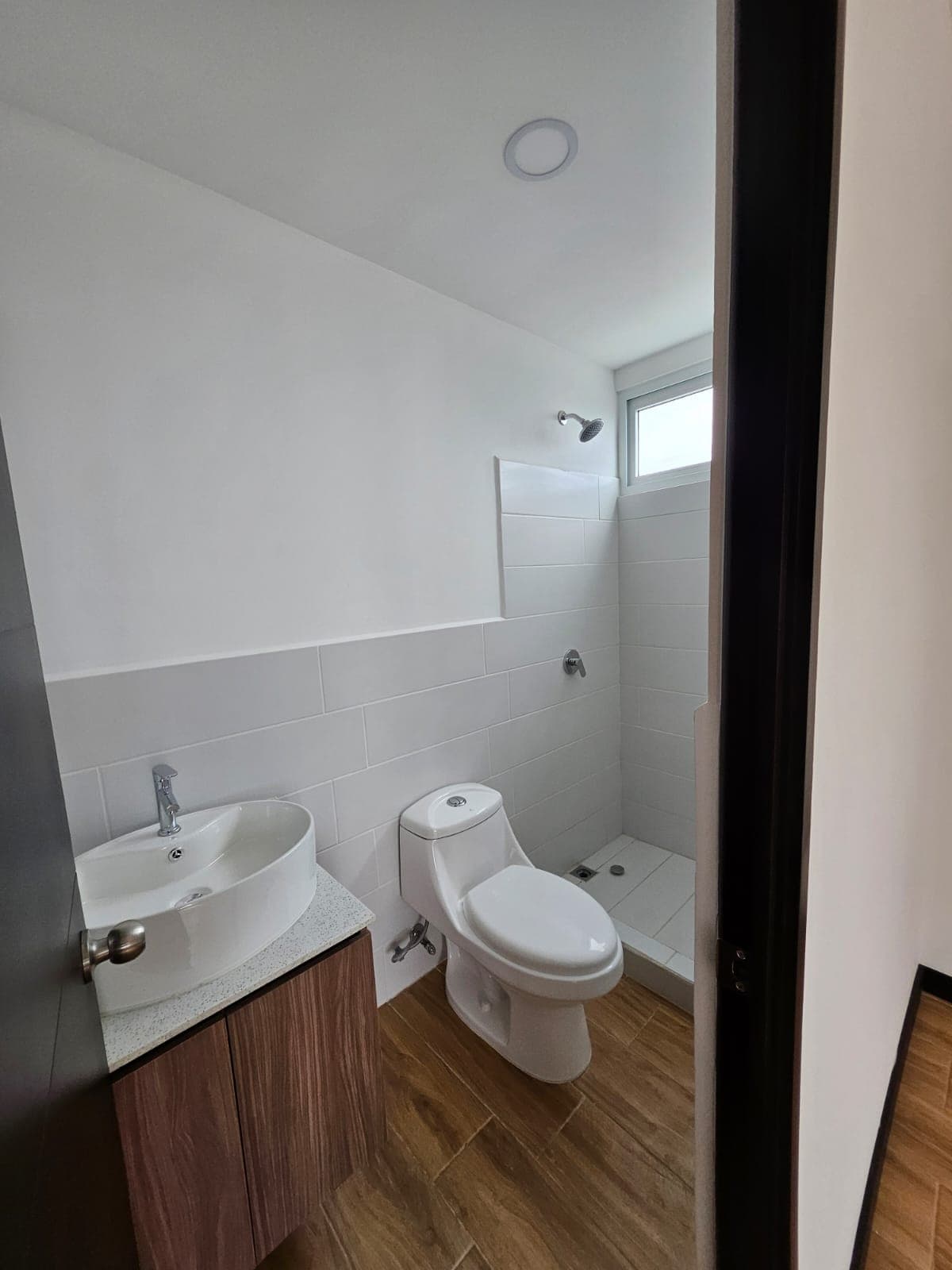 Apartamento en venta en edificio Nuevo en zona 12. - foto 3