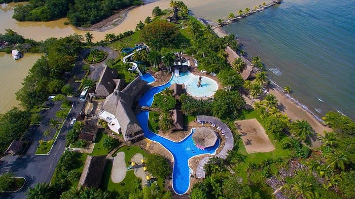 CASA EN VENTA Y RENTA EN AMATIQUE BAY - foto 3