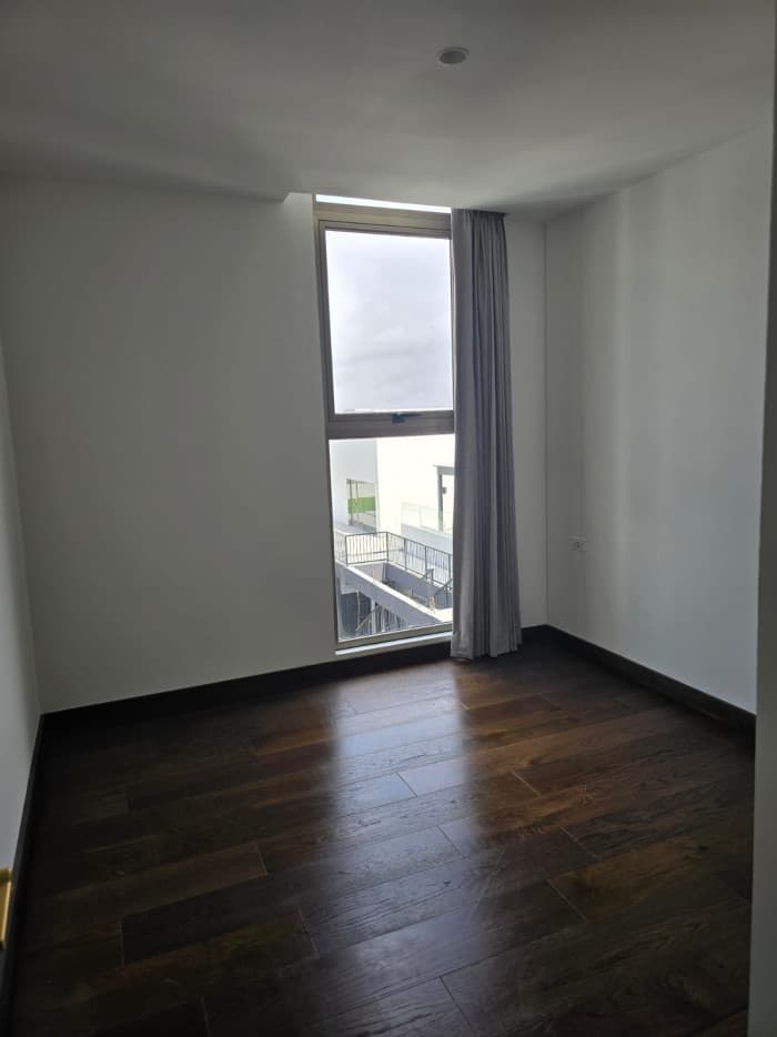 Apartamento en renta en zona 10 Athara - foto 2
