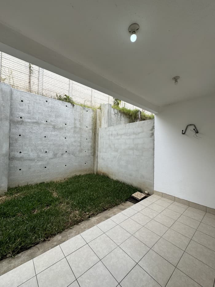 Casa en renta condominio Zona 16 Blvd. Acatán - foto 15