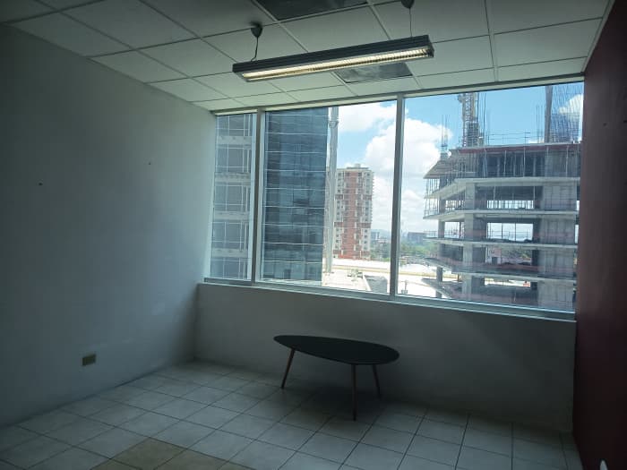 Oficina en Venta y/o renta en Zona 10 Zona Pradera - foto 3