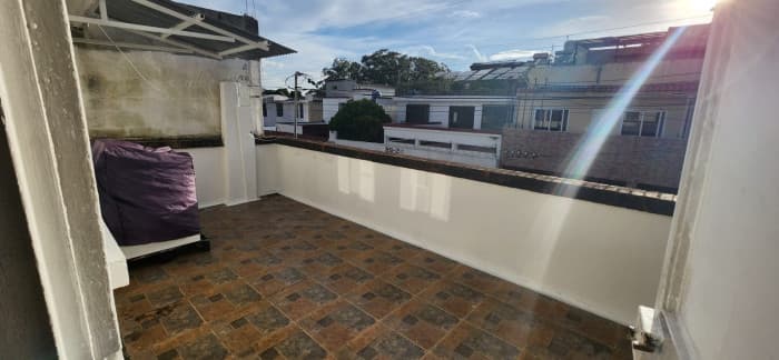 Venta Casa grande con apartamentos en zona 12 - foto 5