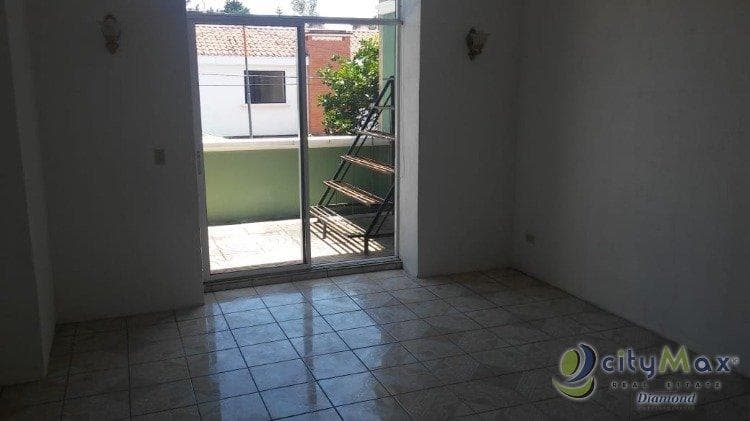 Venta de Casa Grande en Condominio Terravista - foto 3