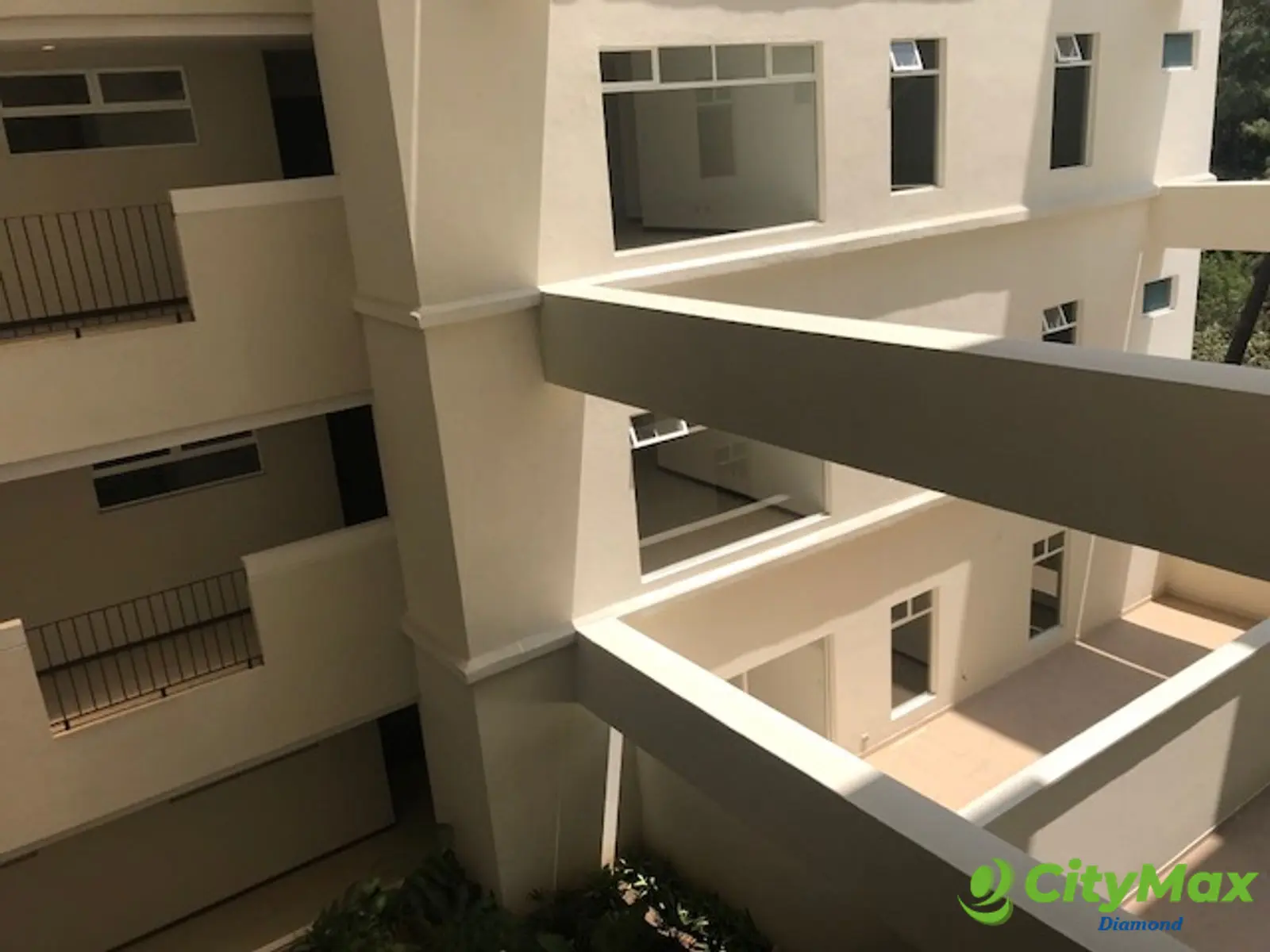 PORTICO APARTAMENTOS ZONA 7 - foto 3