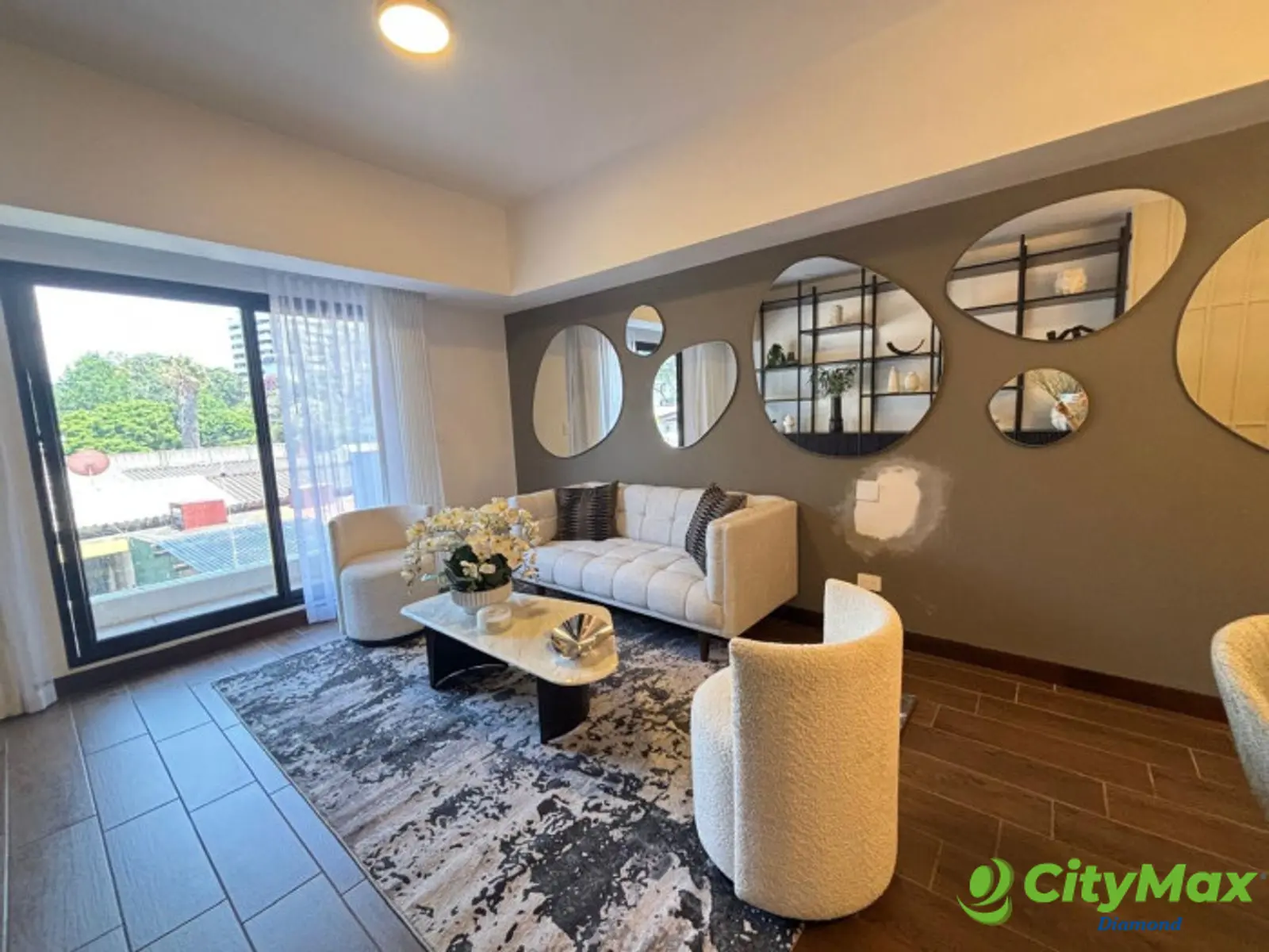 Apartamento en Venta en Zona 10 cercano a Diagonal 6 - foto 1