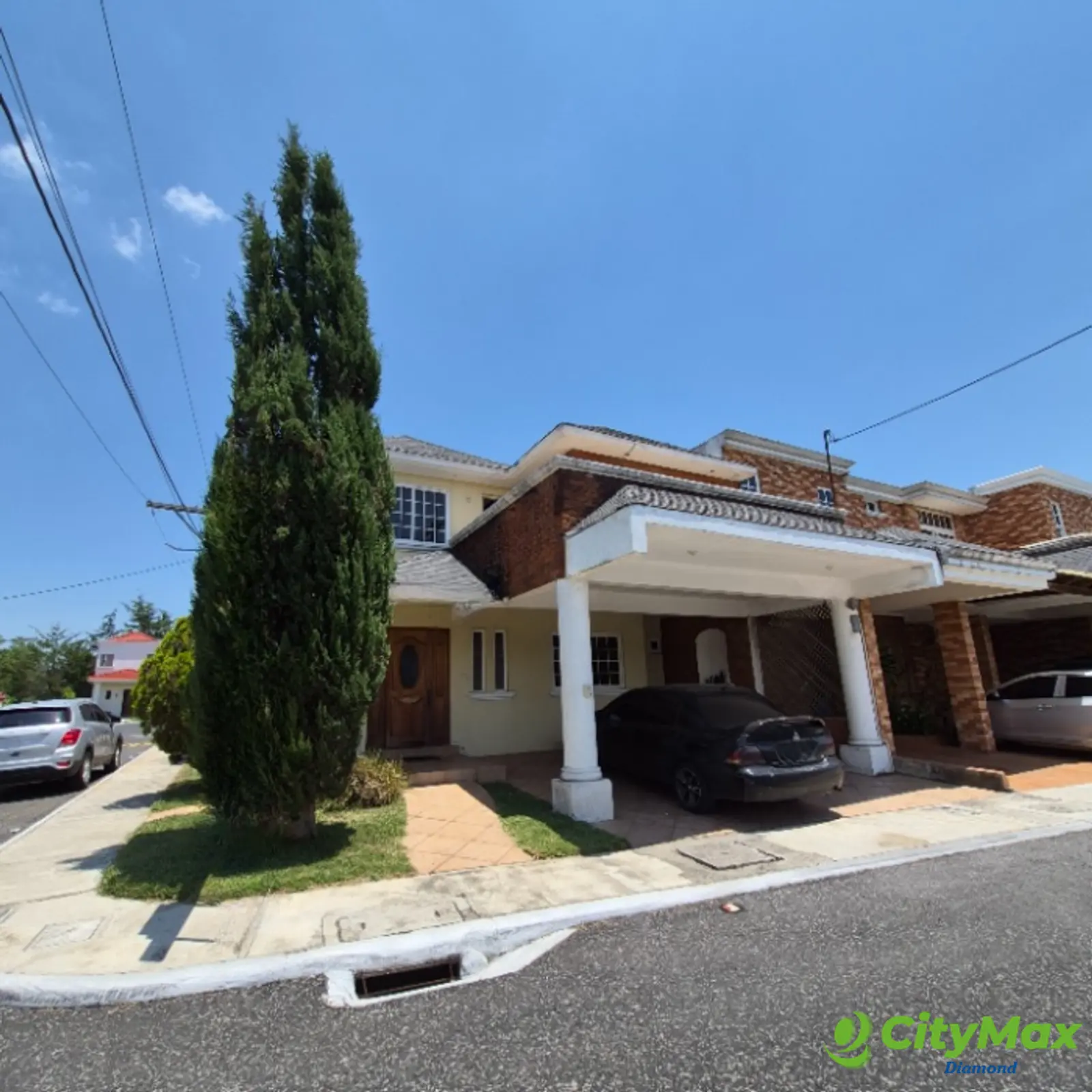 Casa de esquina en venta Km. 18 Carretera Salvador - fachada