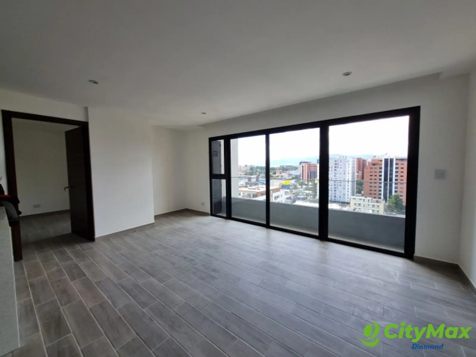 RENTA/ALQUILER APARTAMENTO PARQUE 10 zona 10 - foto 1