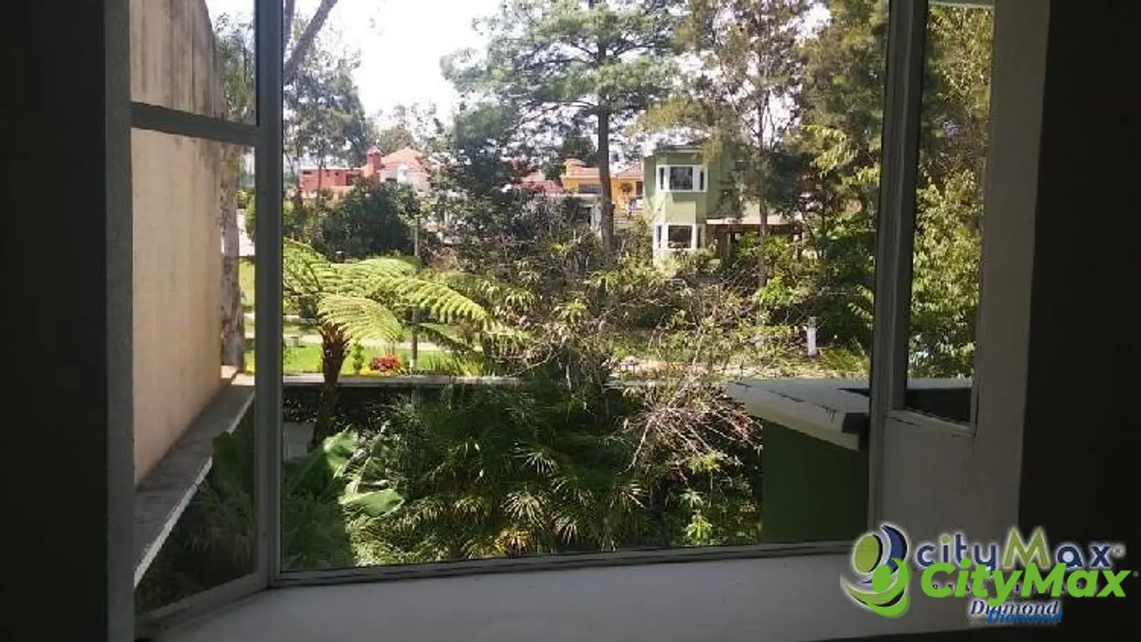 Venta de Casa Grande en Condominio  Terravista  - foto 1