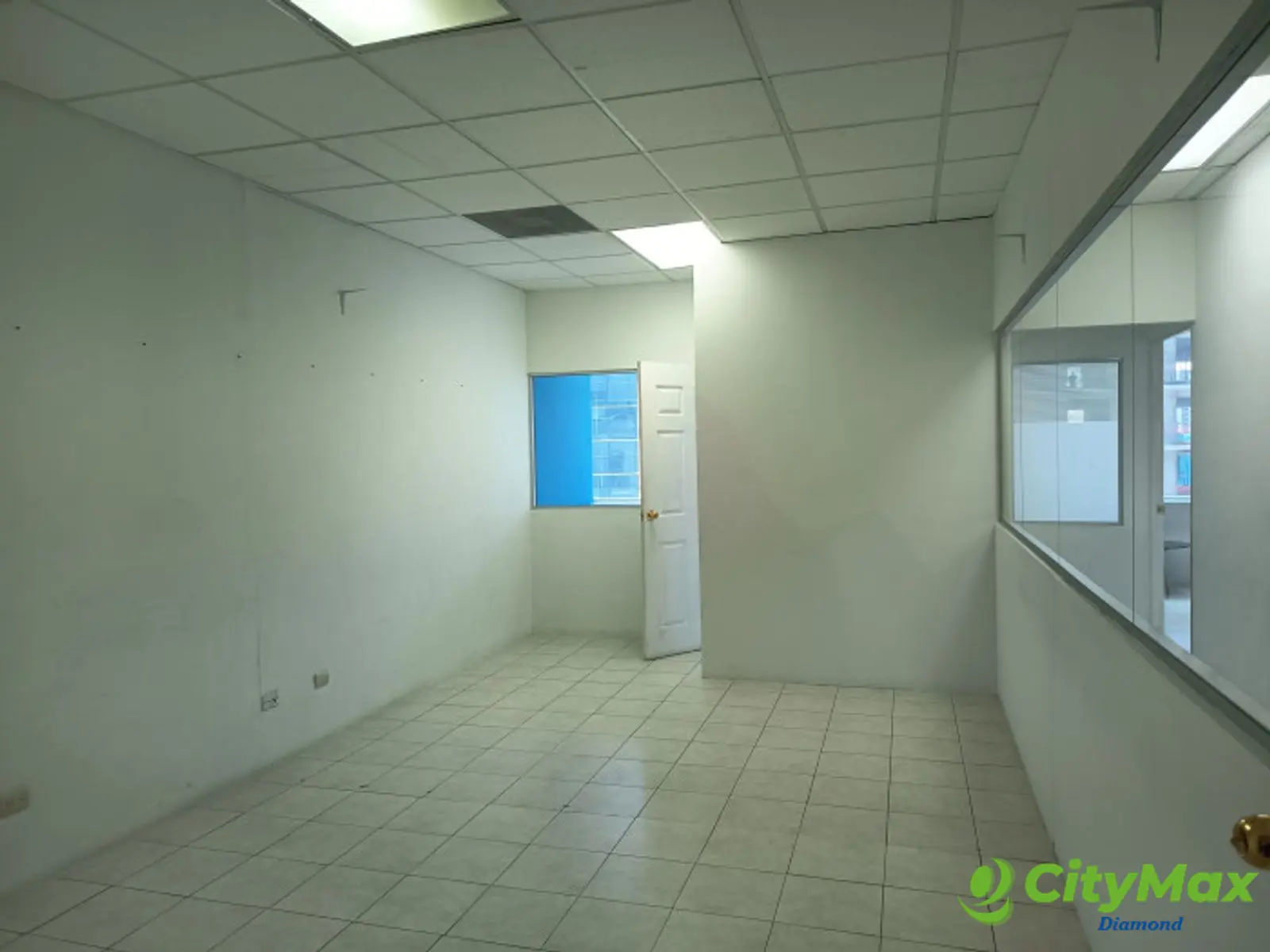 Oficina en Venta y/o renta en Zona 10 Zona Pradera - foto 1