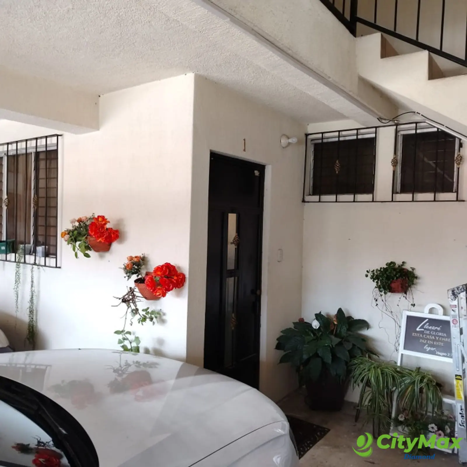 Venta Casa grande con apartamentos en zona 12 - foto 1