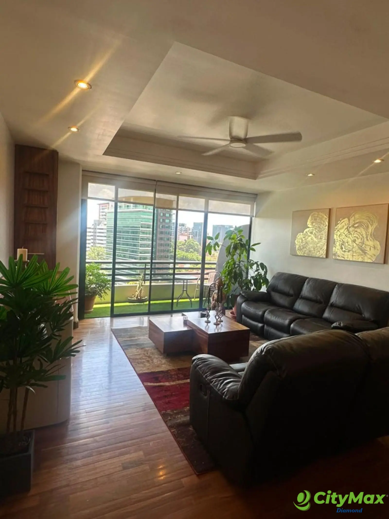 Renta Apartamento de 183mt2 amueblado en zona 10 - foto 1