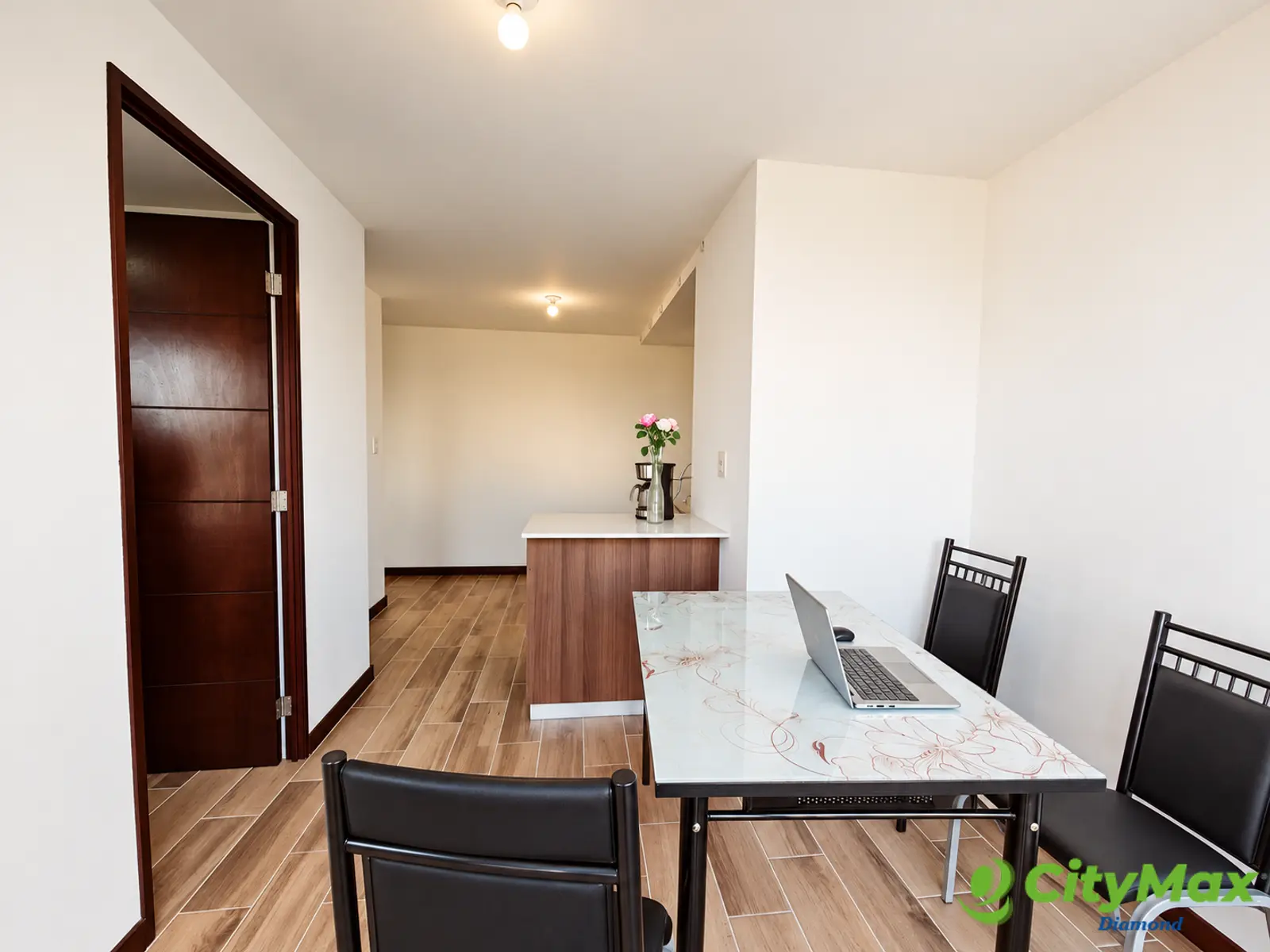 Apartamento en Renta en Edificio Santeli Zona 12 - foto 1