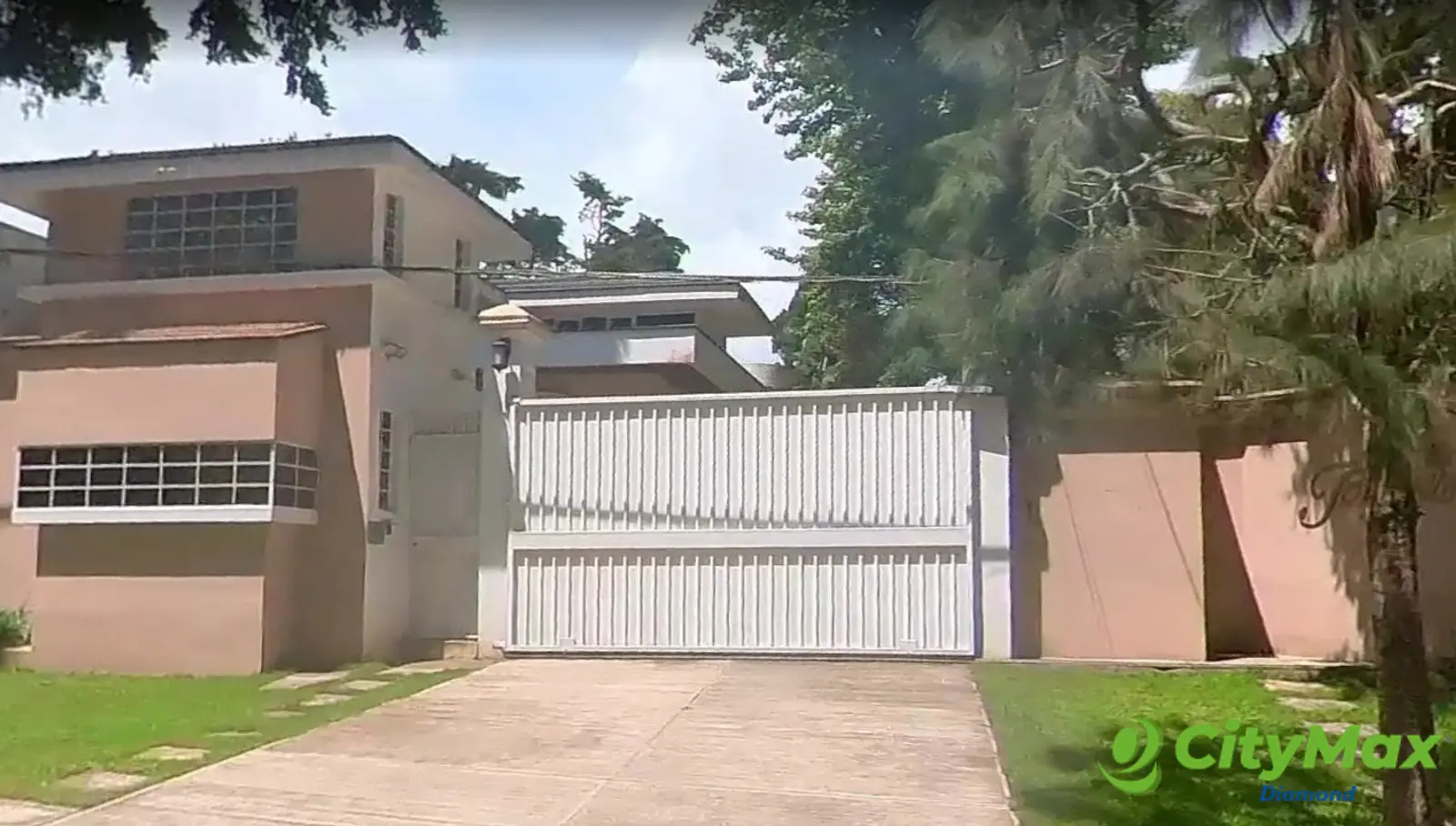 Casa en Venta y Renta en Villa Torrente . - foto 1