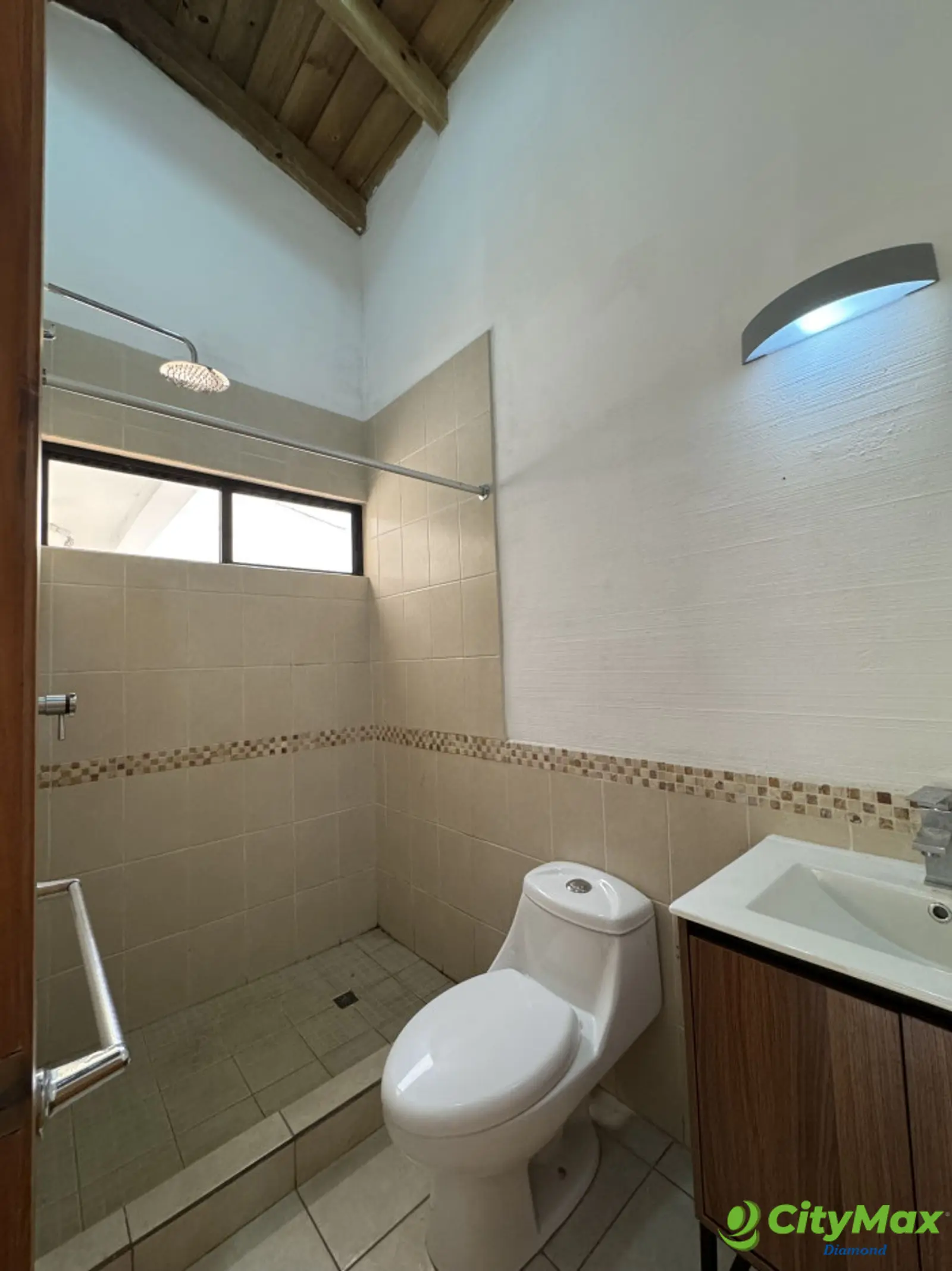 Casa en renta condominio Zona 16 Blvd. Acatán - foto 13