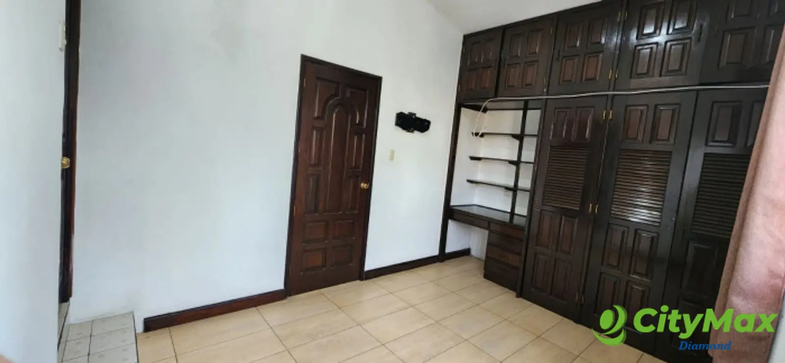 Venta Casa grande con apartamentos en zona 12 - foto 7