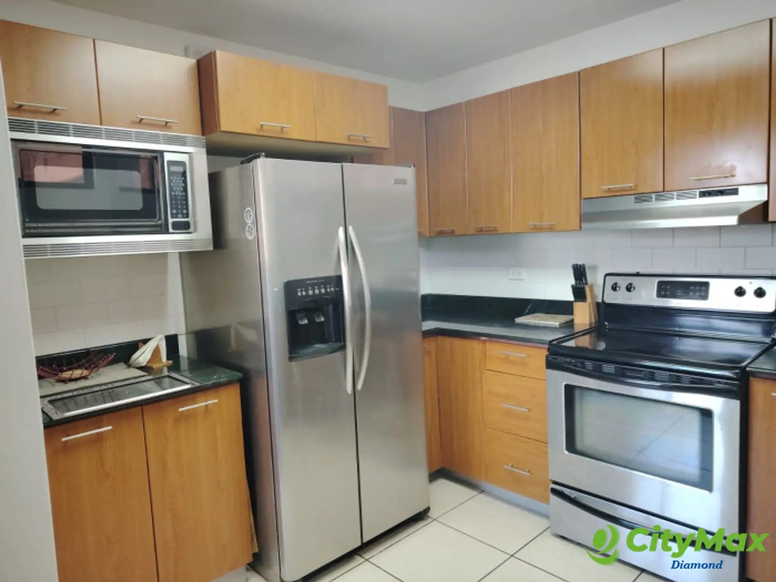 Apartamento semi amueblado en renta en zona 14 - foto 4