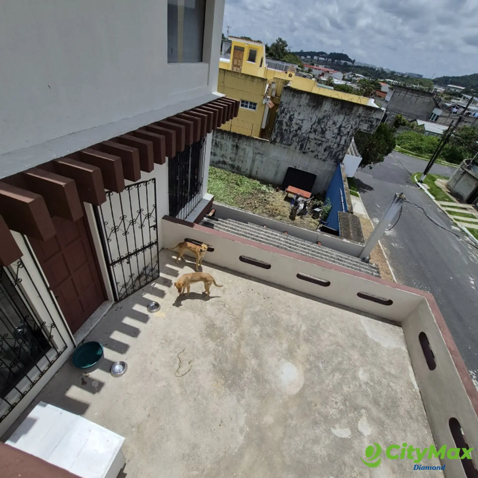 Casa en venta en Bosques de San Nicolás zona 4 Mixco - terraza segundo nivel