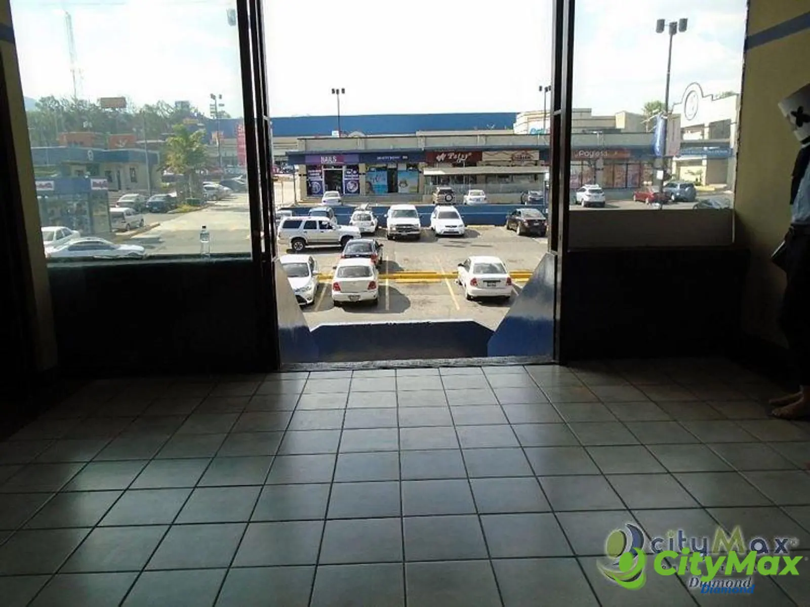 CityMax Diamond Alquila Local en San Cristobal - foto 3