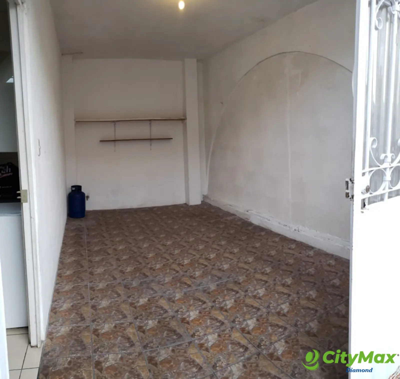 Venta Casa grande con apartamentos en zona 12 - foto 18