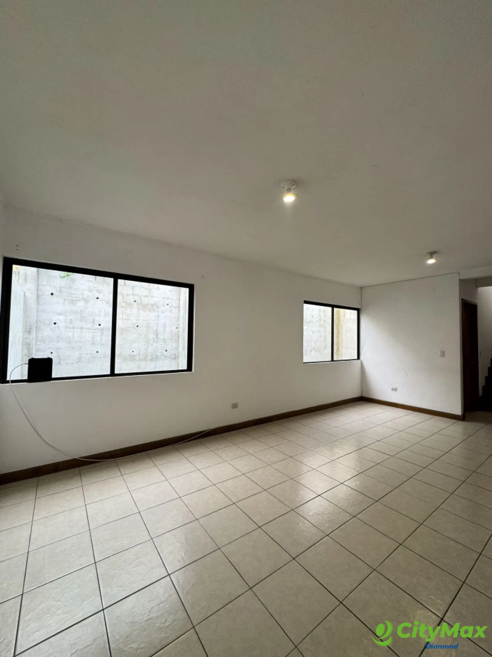 Casa en renta condominio Zona 16 Blvd. Acatán - foto 2