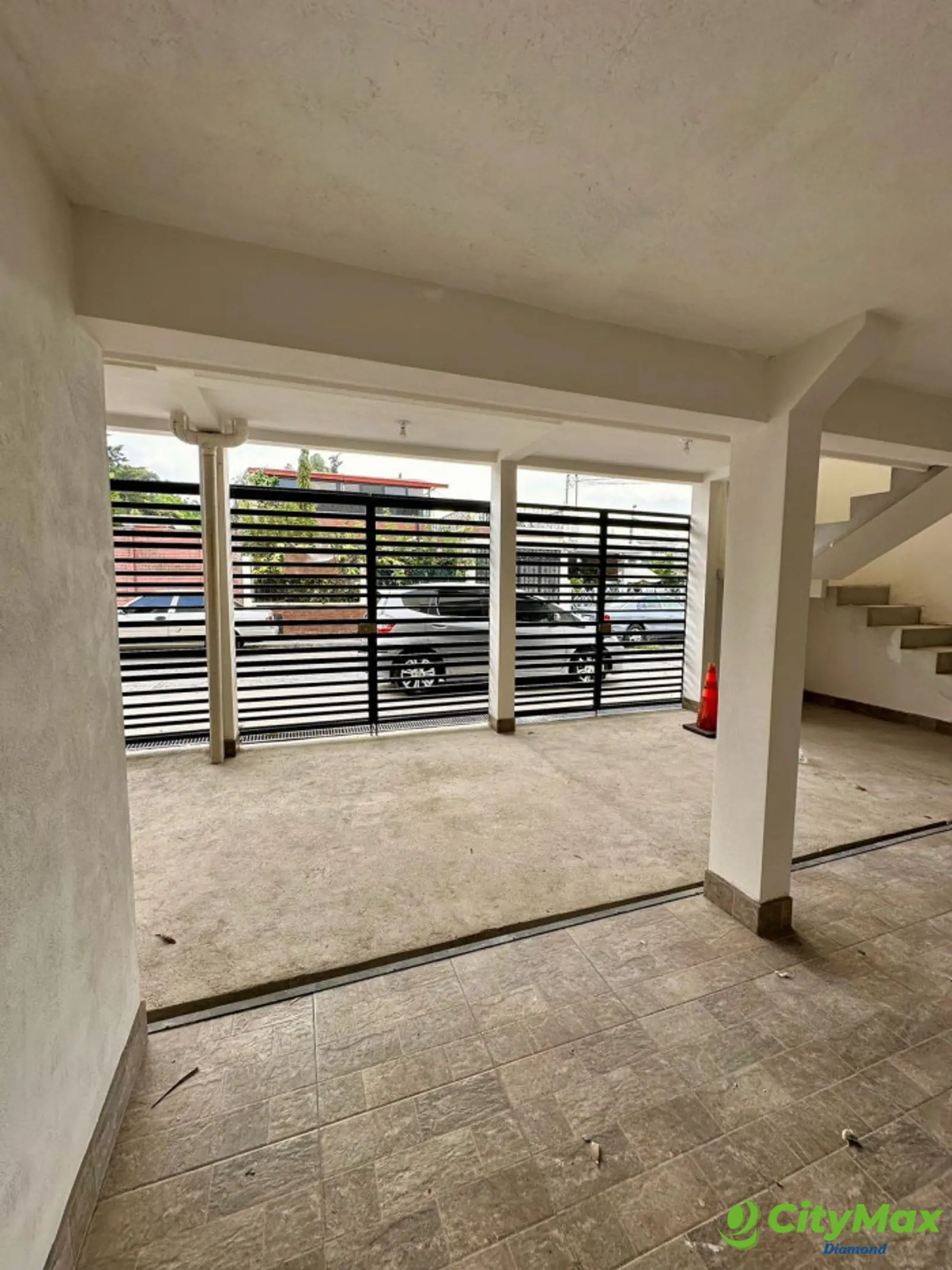 Apartamento renta en Utatlán 1 zona 7 Ciudad Guatemala - Estacionamiento techado