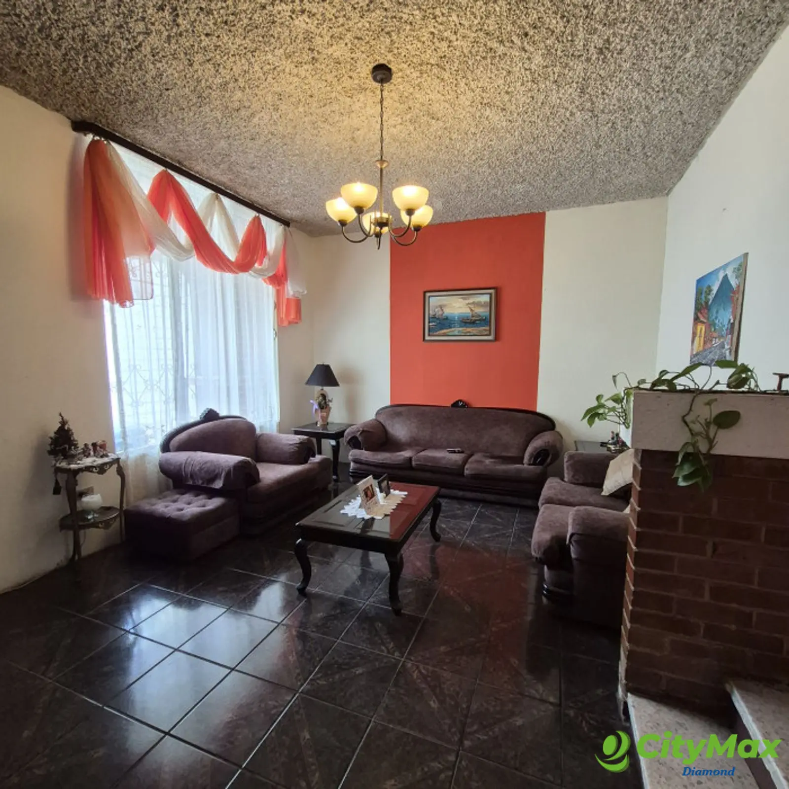 Casa en venta en Bosques de San Nicolás zona 4 Mixco - sala principal