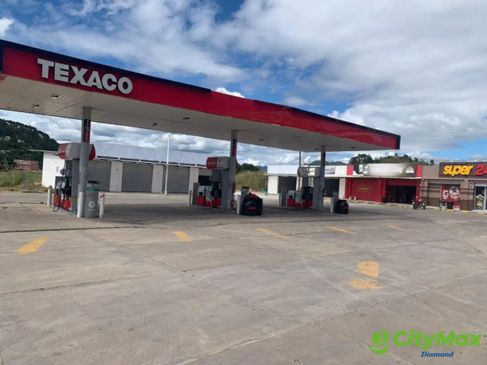 Local de 80m² en renta en Plaza en Carretera a Jutiapa - foto 2