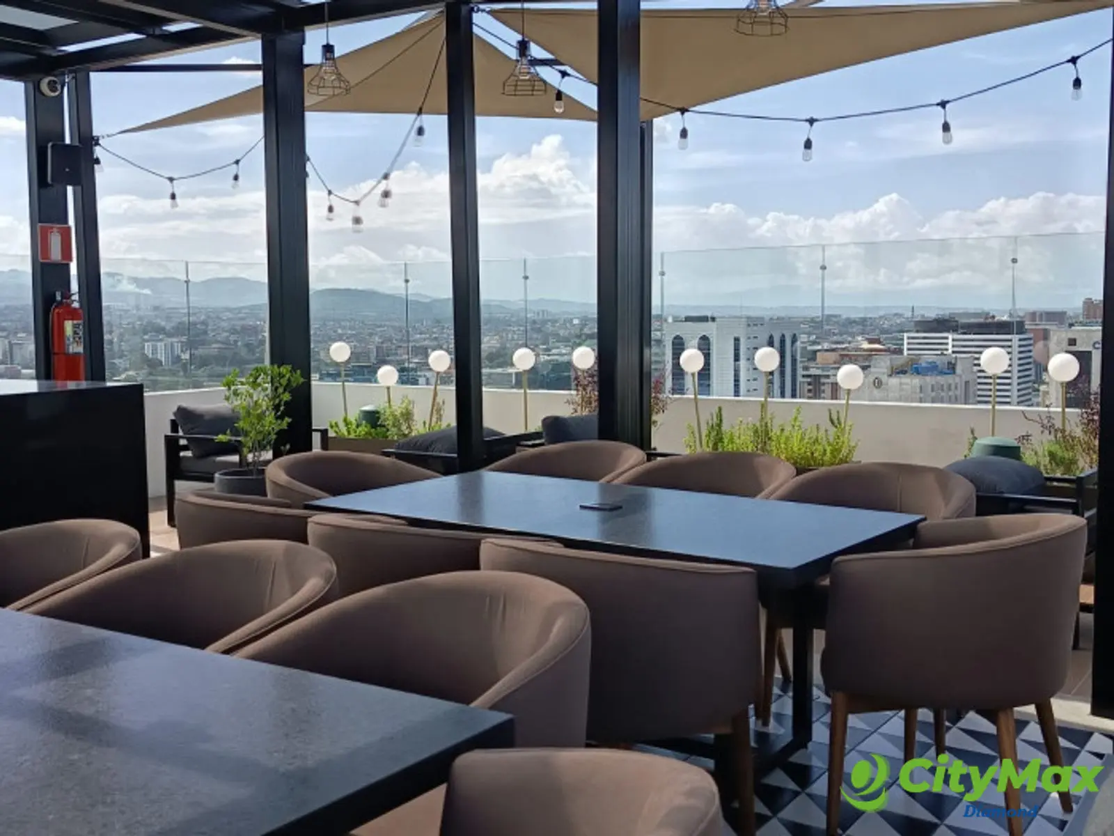 Apartamento en Venta en Zona 10 Edificio Atarah - foto 11