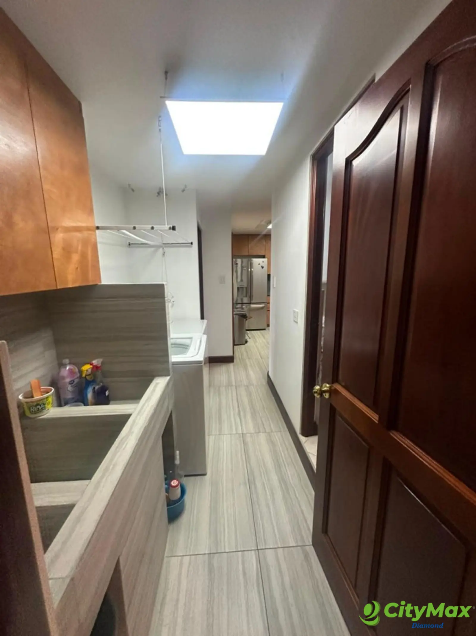 Renta Apartamento de 183mt2 amueblado en zona 10 - foto 7
