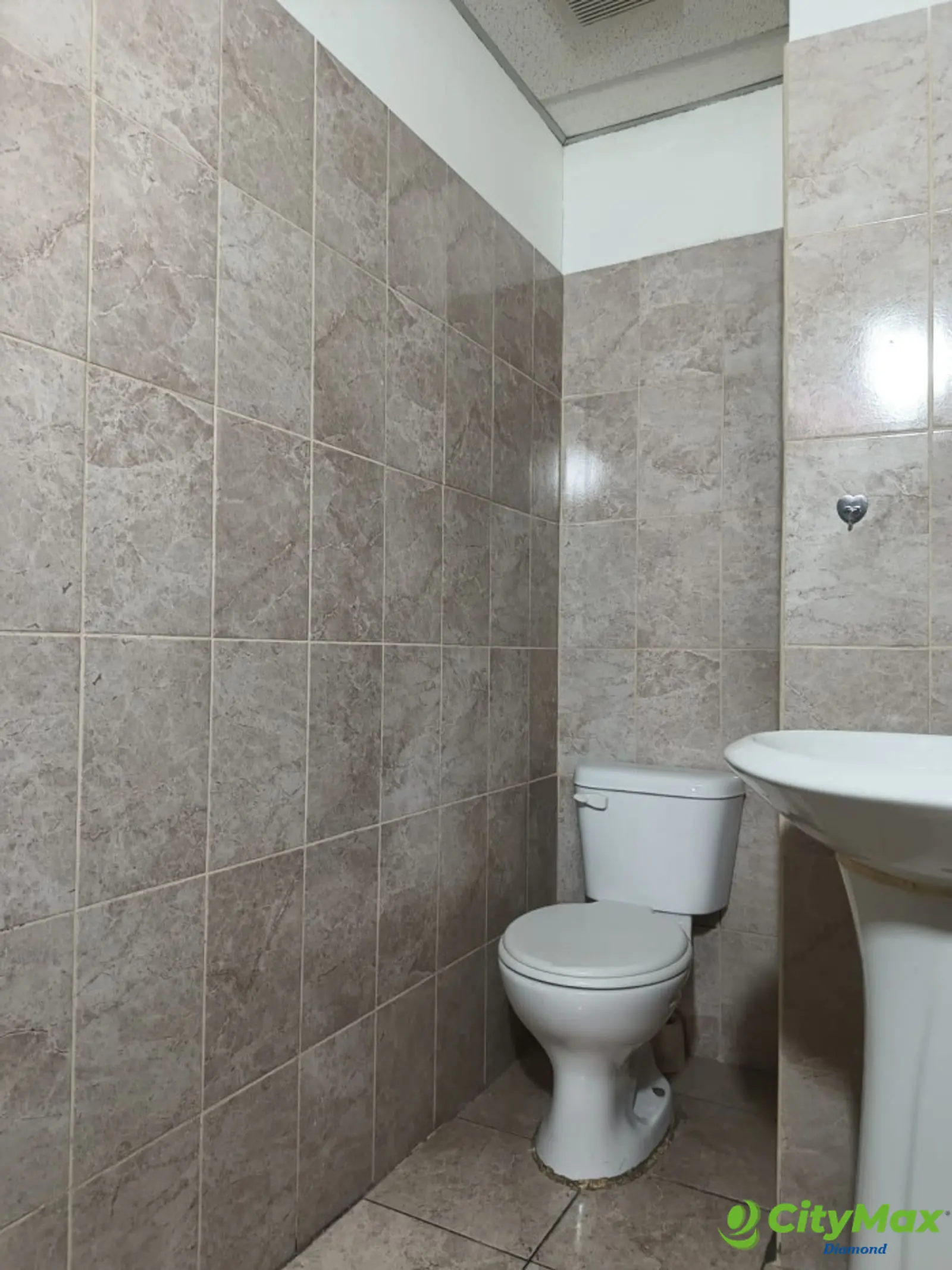 Local Comercial en Renta en Zona 10 - foto 4