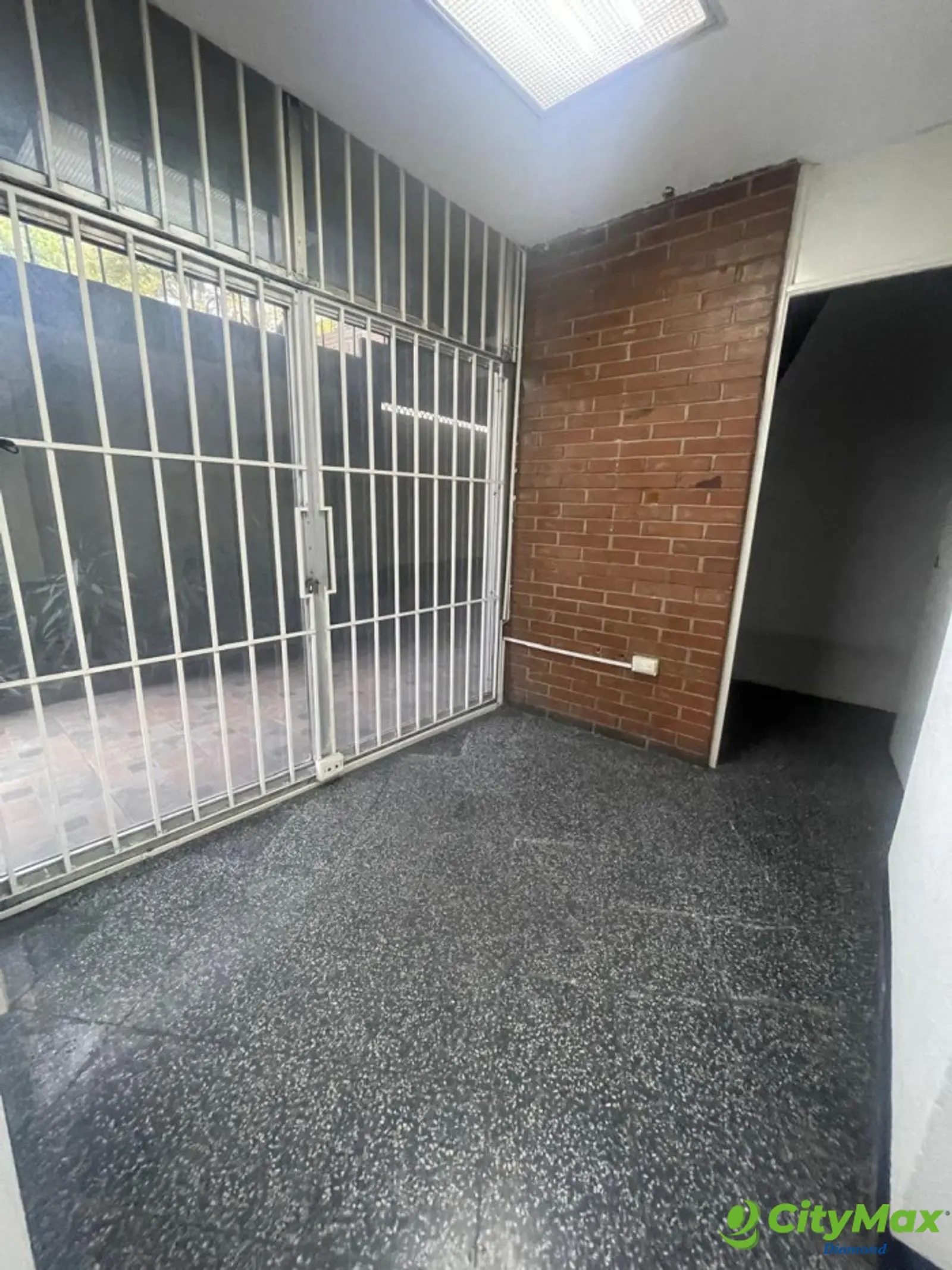 Oficina en edificio Zona 9 - foto 8