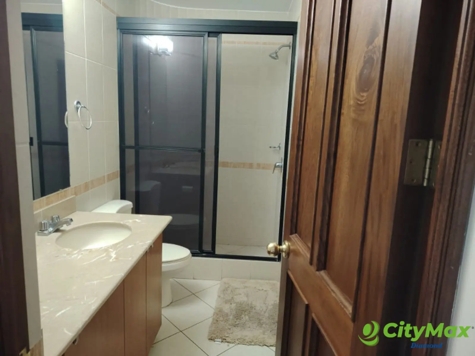 Apartamento semi amueblado en renta en zona 14 - foto 3