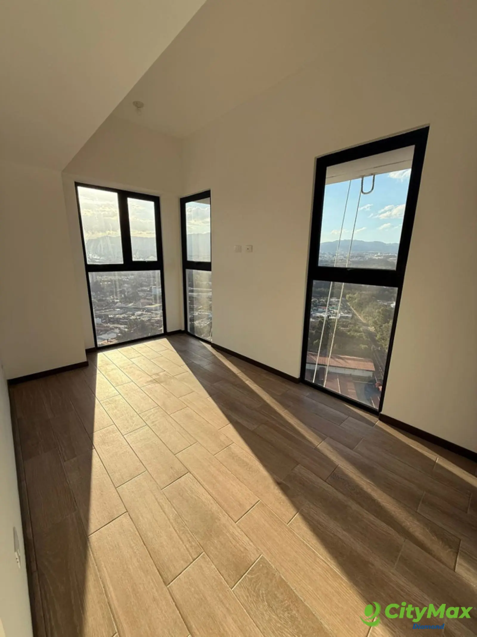 Apartamento en renta en zona 11 Edificio nuevo - foto 5