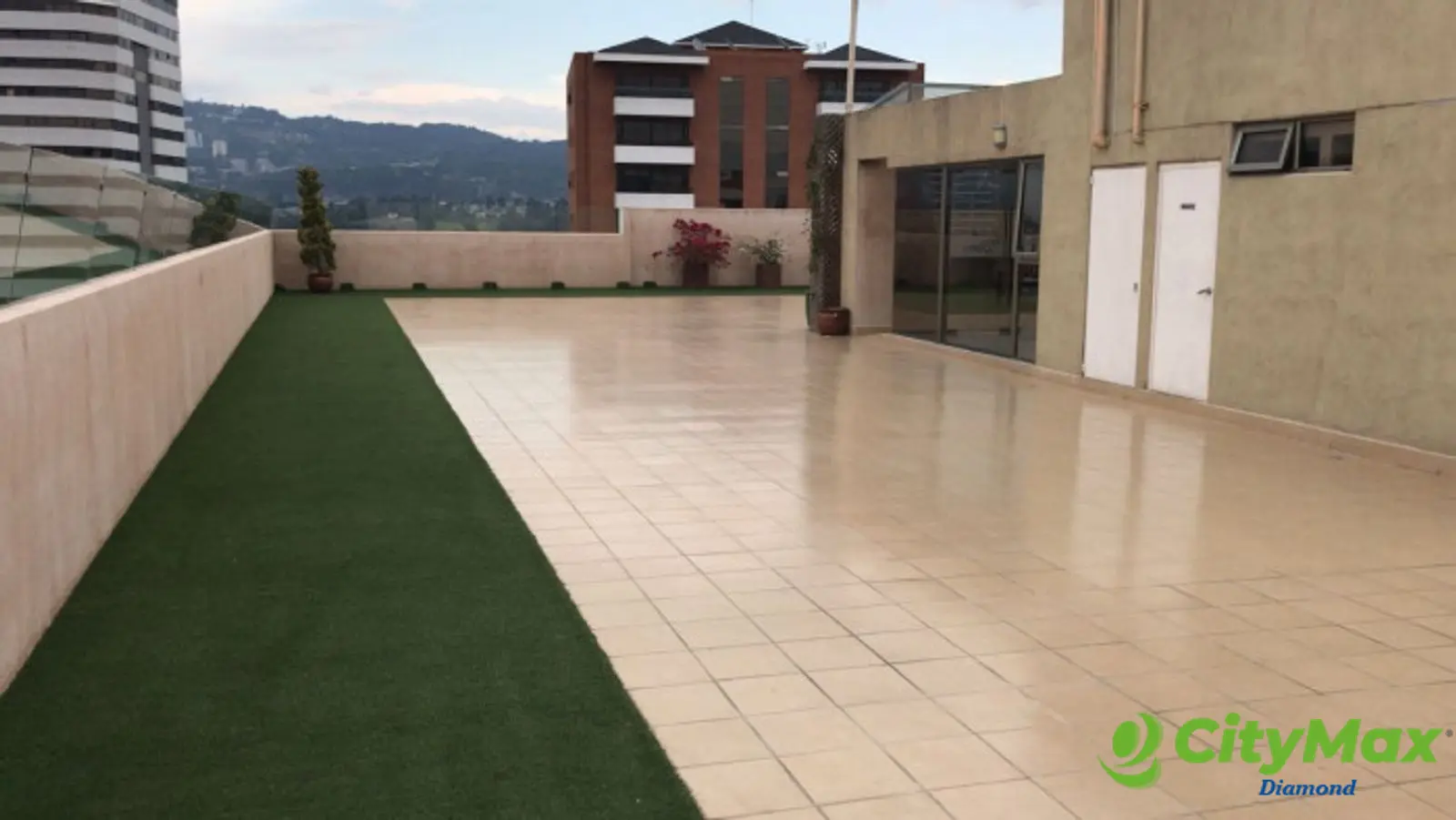 Apartamento en renta en zona 14, Torre Quattro - foto 11