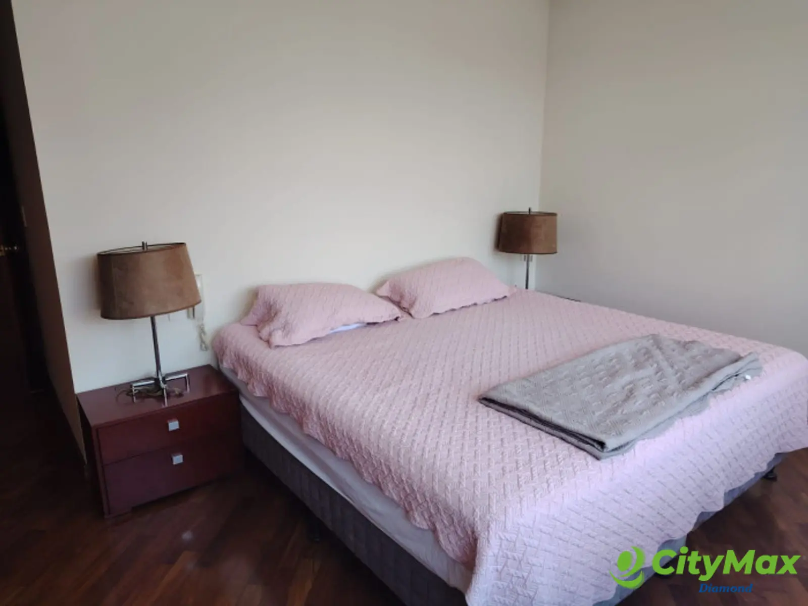 Apartamento semi amueblado en renta en zona 14 - foto 6